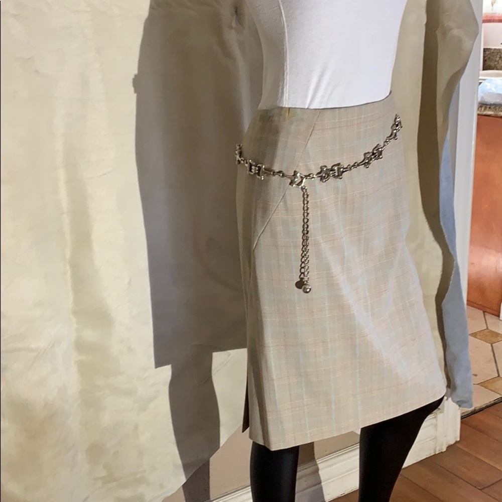 Express - Picture 2 of 5